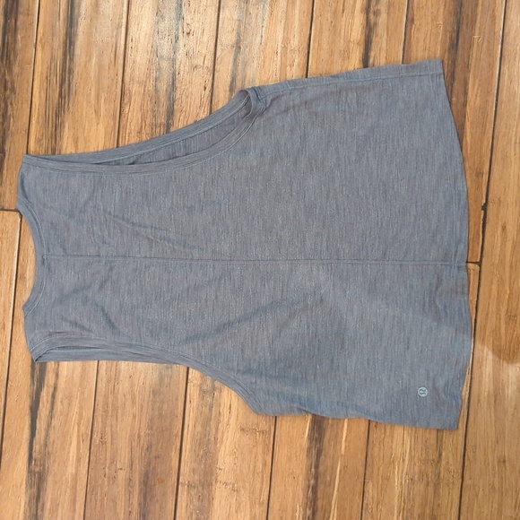 Size 8 Lululemon tank top - Picture 2 of 3